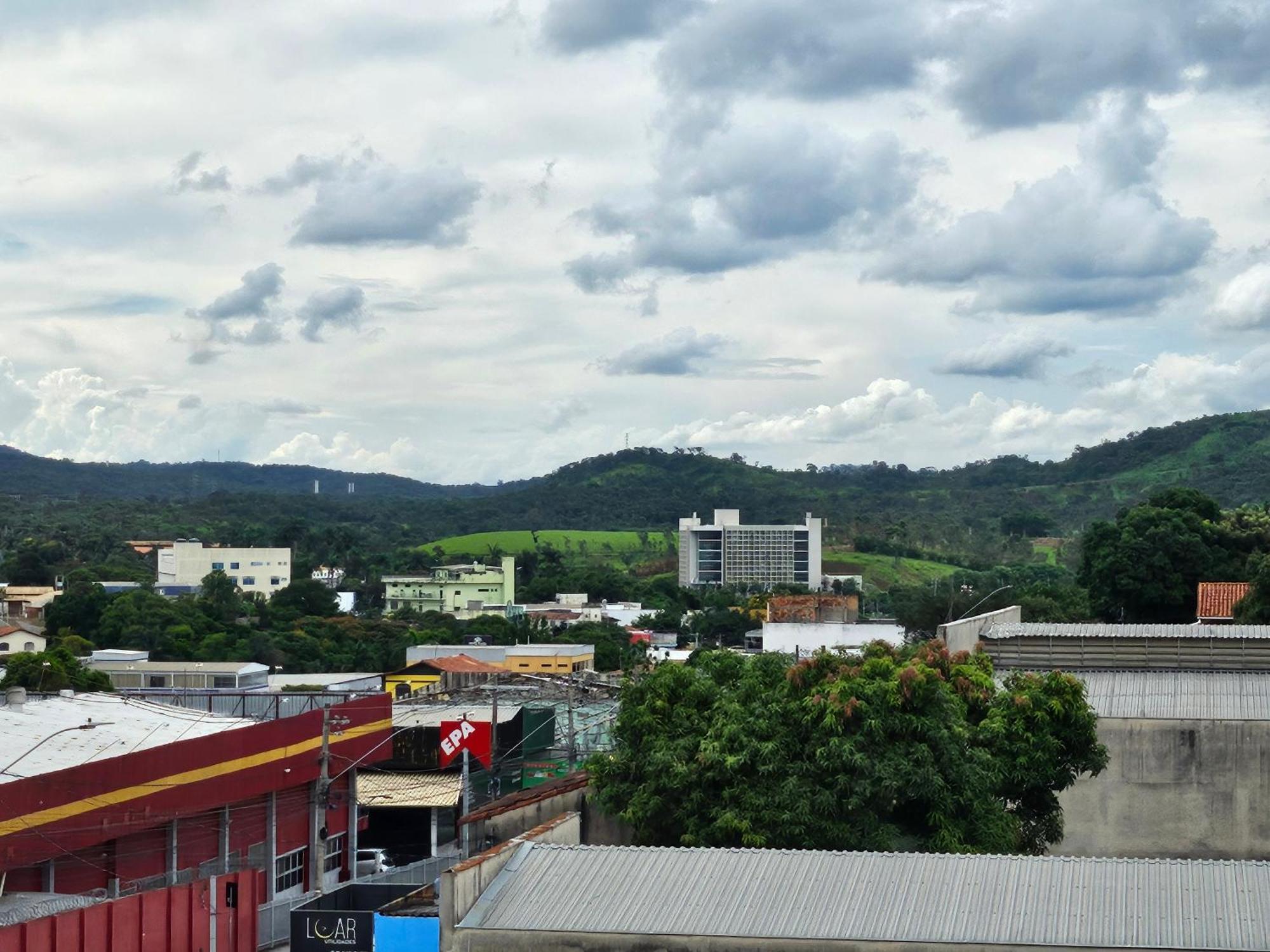 Hotel Avelar Ribeirao das Neves Bagian luar foto