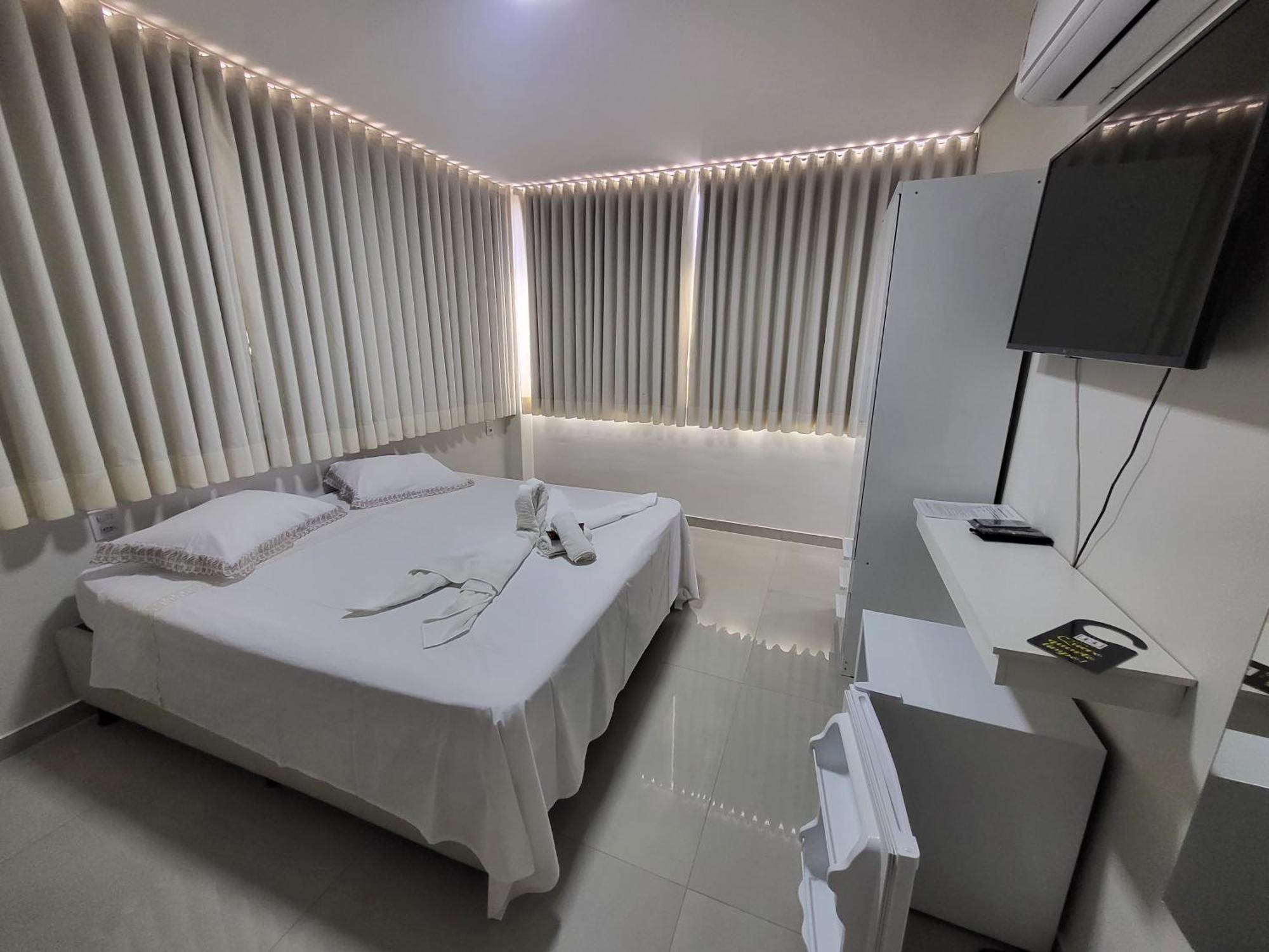 Hotel Avelar Ribeirao das Neves Bagian luar foto